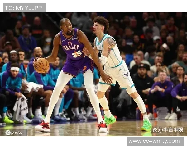 布克首发表现出色33分钟内高效砍下24分助力球队胜利